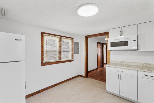 Photo - 1858 Wilbur Ave