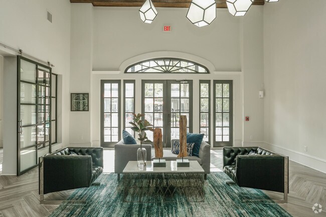 Interior Photo - Marcella Memorial Heights Rental