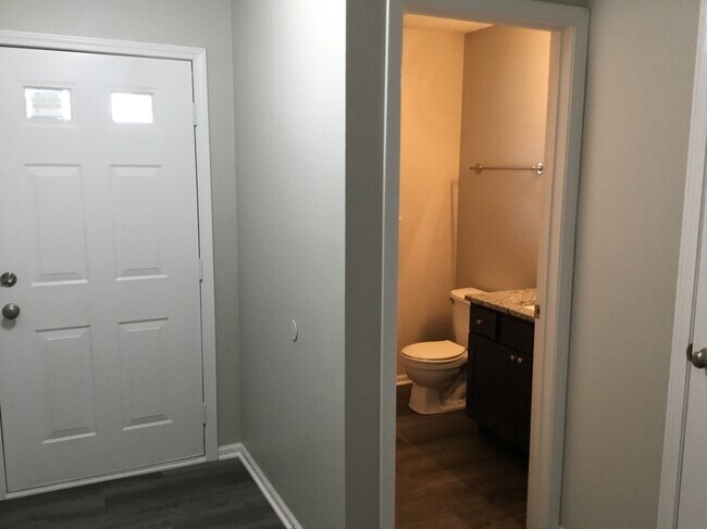 Photo - 1465 Creekside Dr