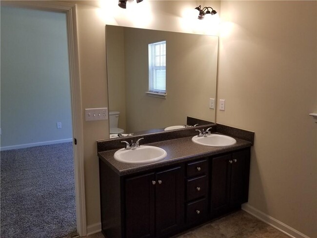 Photo - 609 Oakside Pl