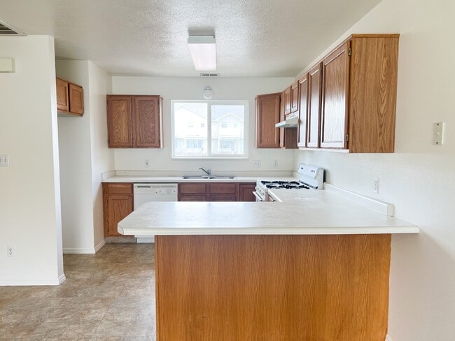 Photo - 12 Fairway Ln