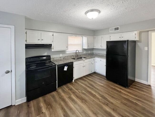 Photo - 920 Ilawood Dr