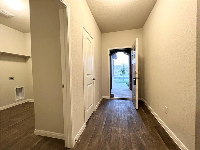Photo - 105 Naset Dr