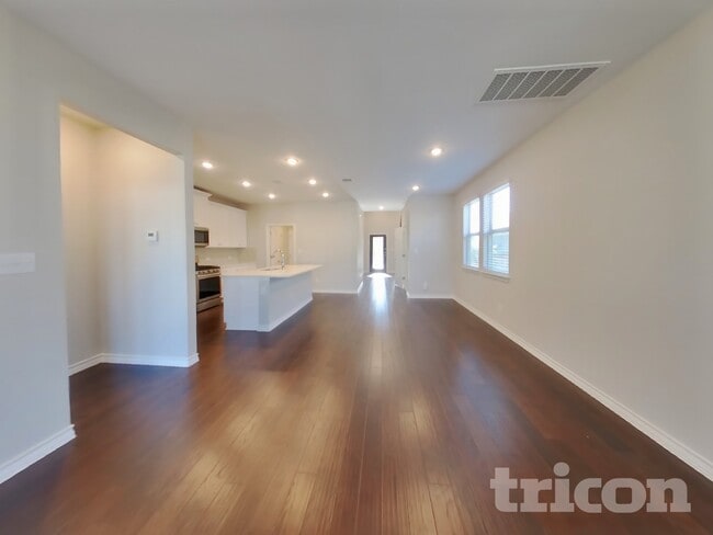 Photo - 142 Yellowbark St