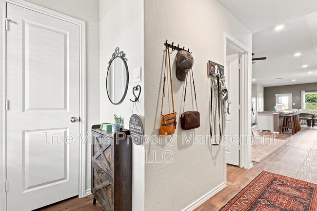 Photo - 3107 Lindenwood Wy