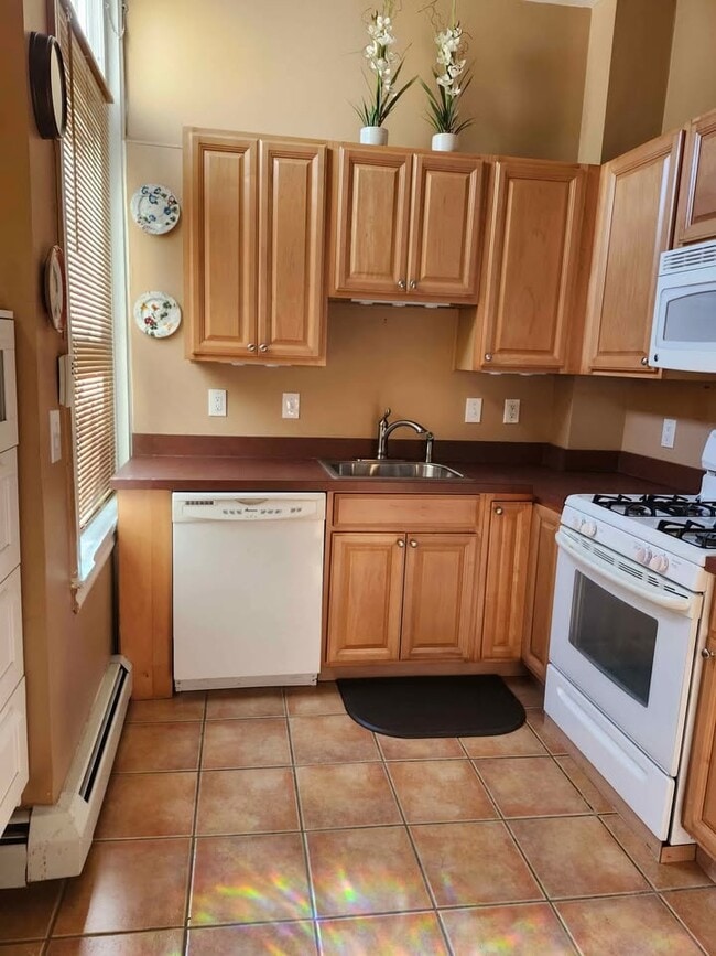 Photo - 501 W 21st St Unit B