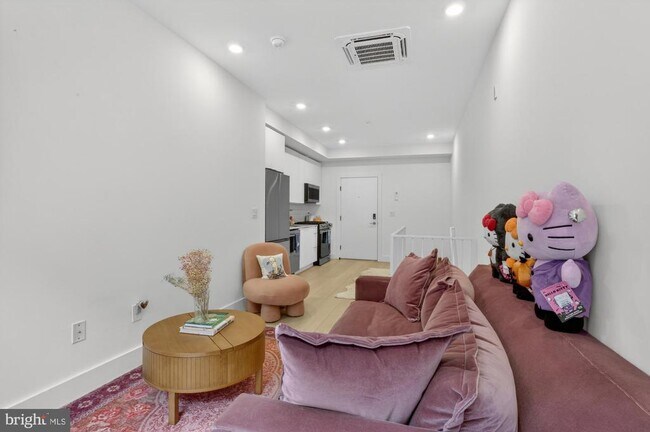 Photo - 2007 Cambridge St Unit 1