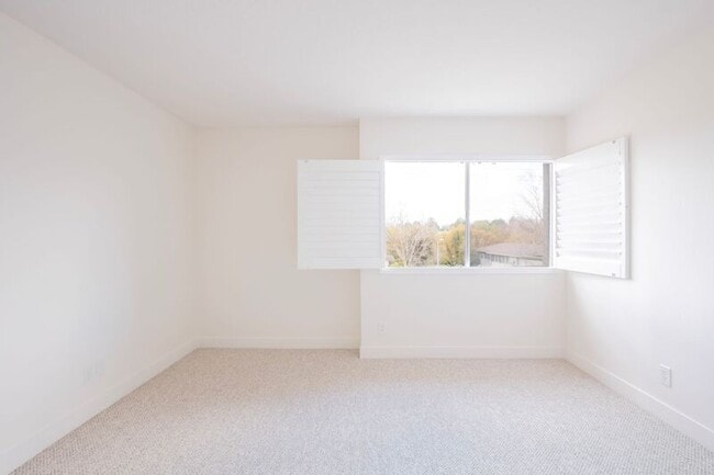 Photo - 10020 Zelzah Ave Unit 114A