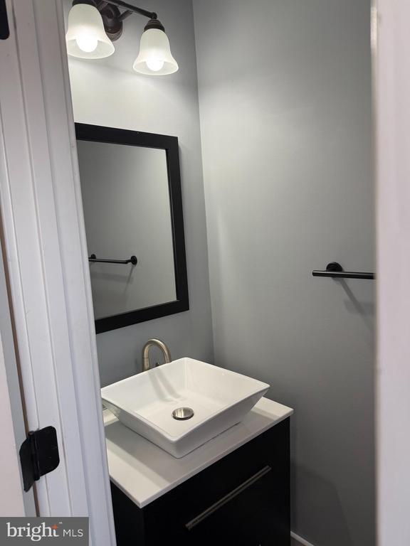 Photo - 2913 N St SE