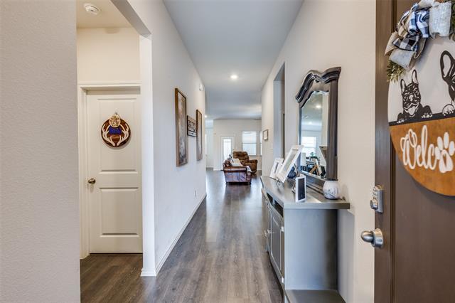 Photo - 900 Honey Maple St