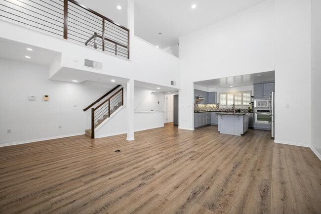 Building Photo - 7403 S Sepulveda Blvd Unit 109