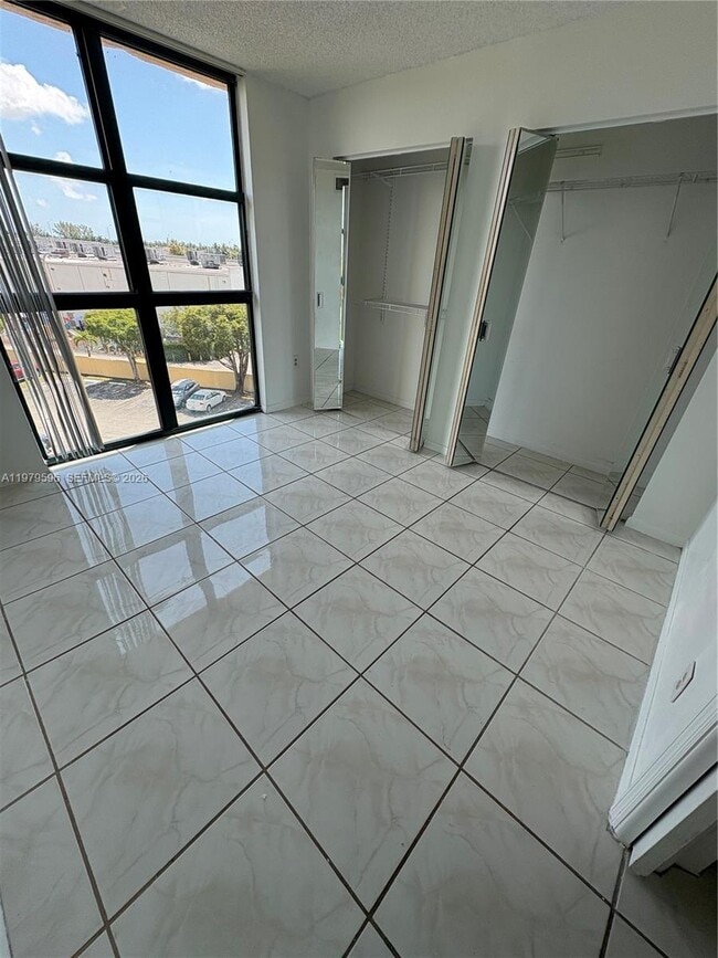 Photo - 11800 SW 18th St Unit 517-4