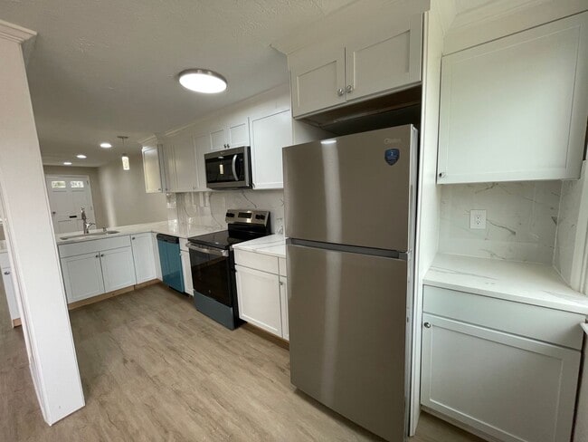 Photo - 3 Bedroom Renovated Townhouse