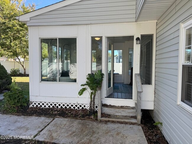 Photo - 90 Atlantis Ave