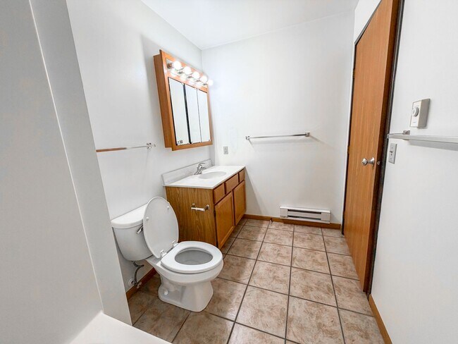 Photo - 912 8th St S Unit 202