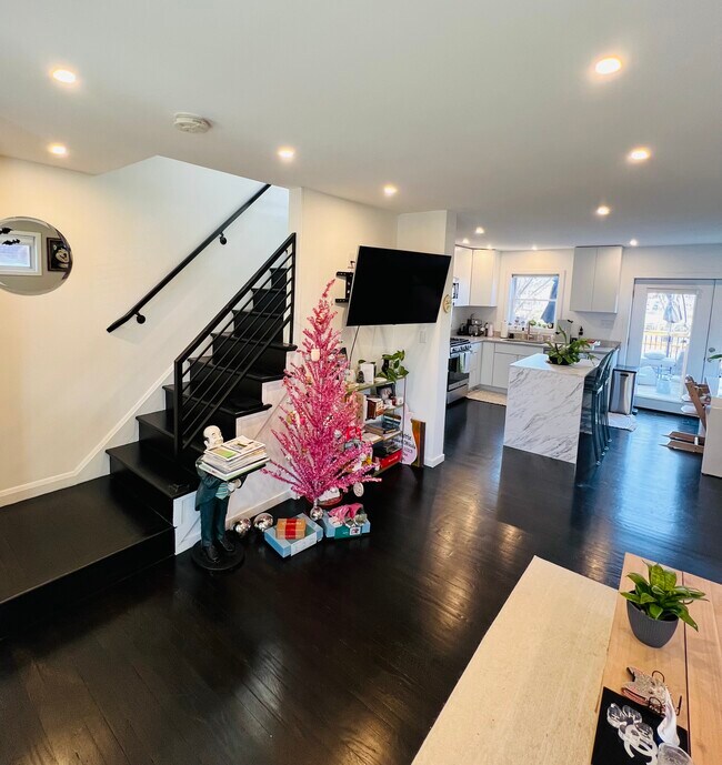 Photo - 7823 Charlesmont Rd