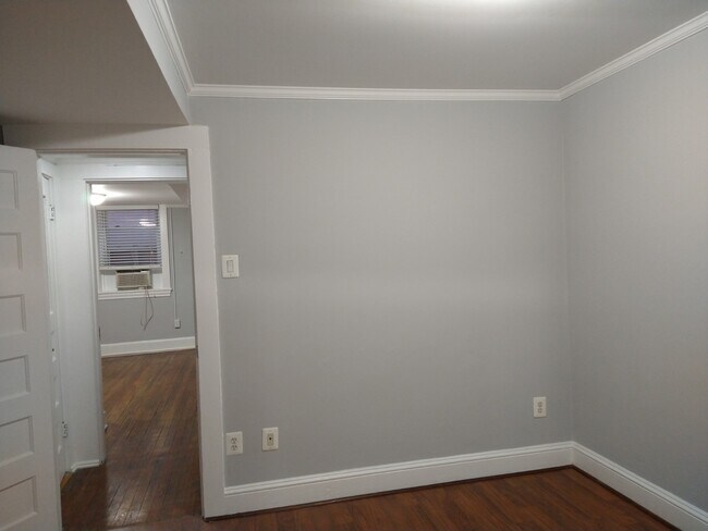 515 Seward Sq SE Unit 8