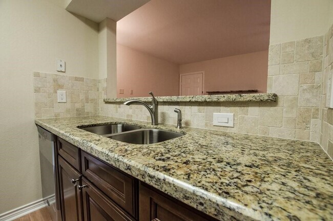 Photo - 3500 Tangle Brush Dr Unit 93