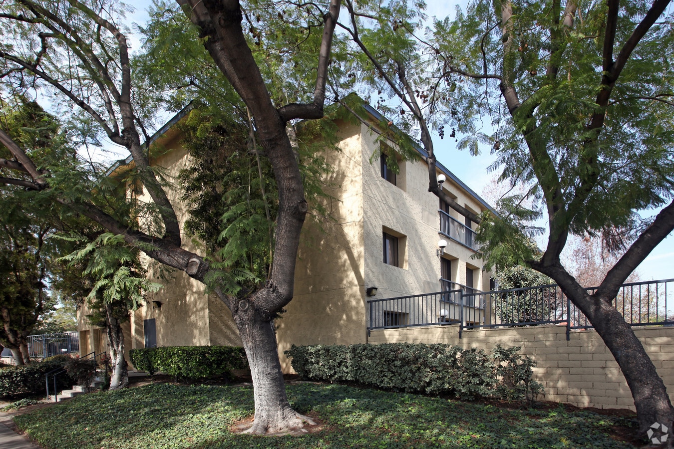 Photo - Whittier Manor