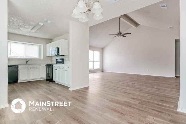 Photo - 900 Blewitt Dr