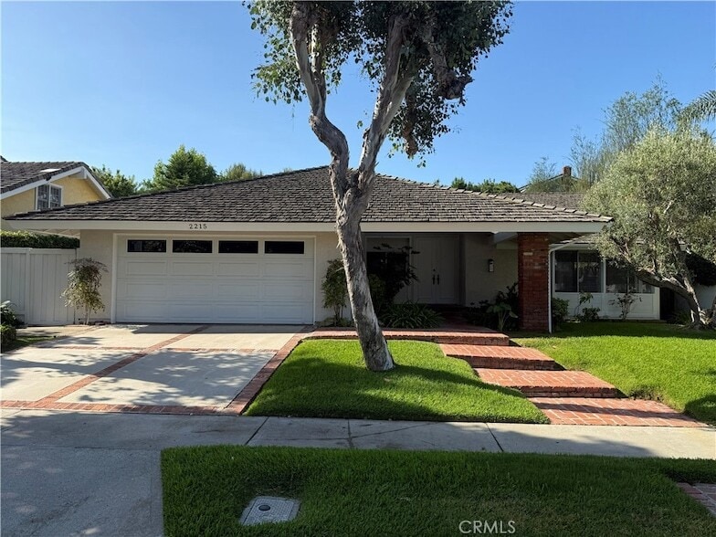 Photo - 2215 Port Lerwick Pl