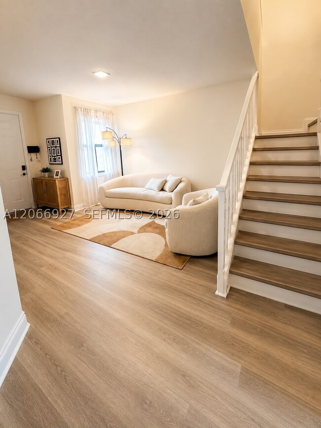 Photo - 3428 W 106th St