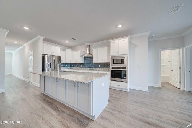 Photo - 204 Martingale Lp