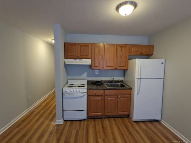 Photo - 15 W Main St Apartment Unit 3N