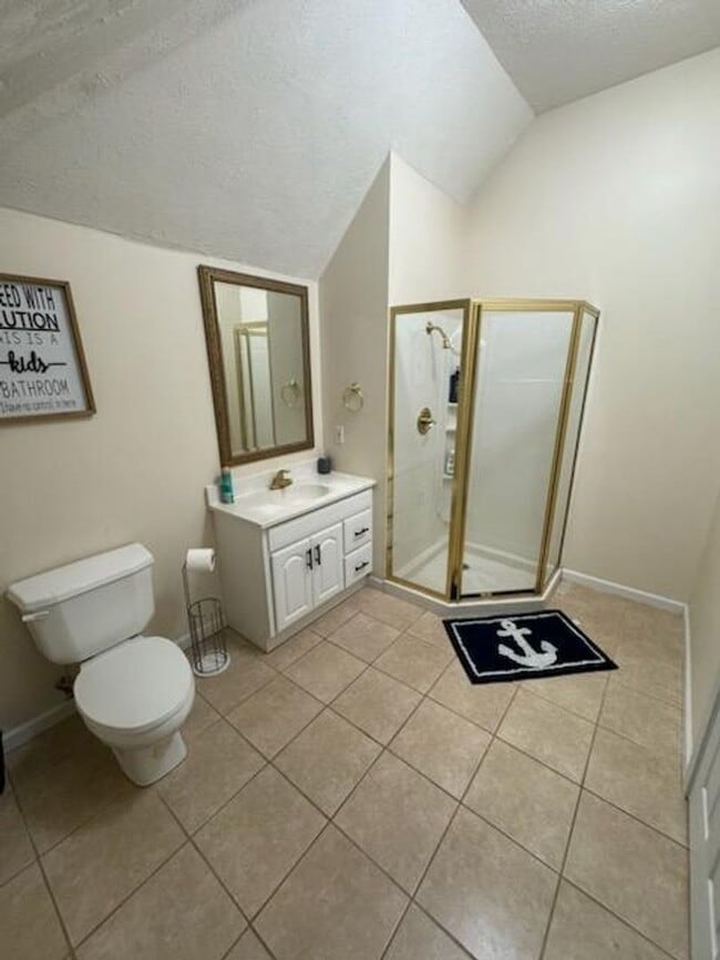 Photo - Beautiful, 5-bedroom home in a quiet subdi...