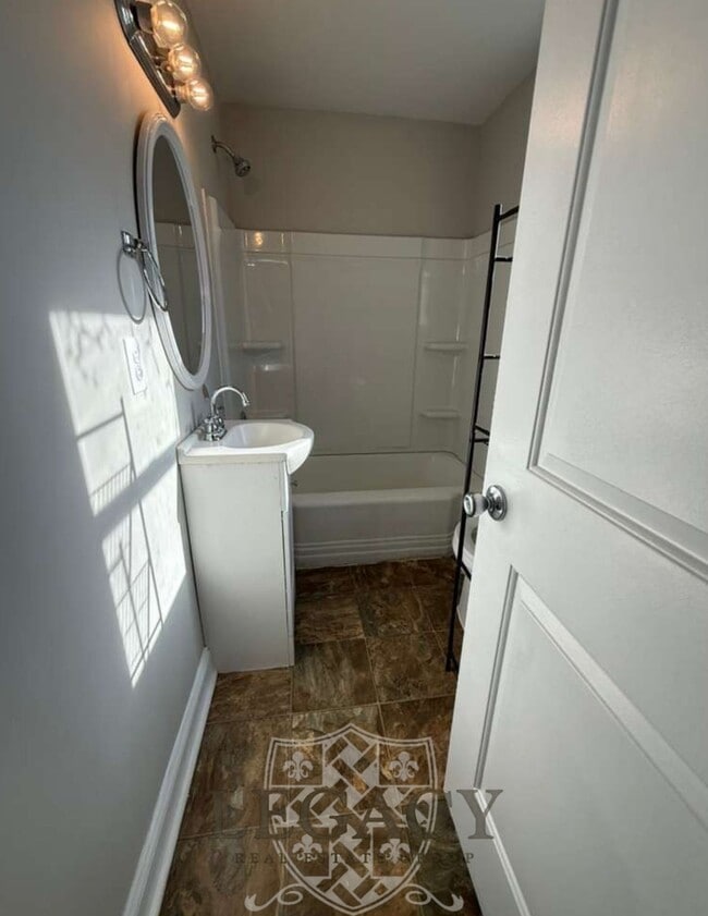 Photo - 273 Brown Pl Unit 1