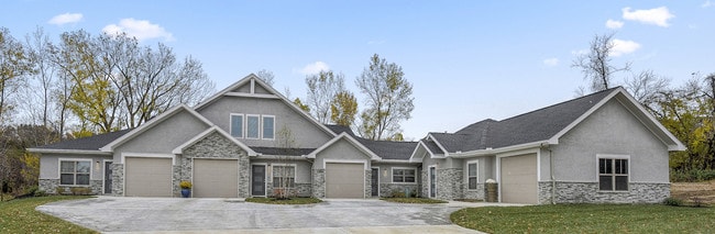 Building Photo - Birchwood Villas