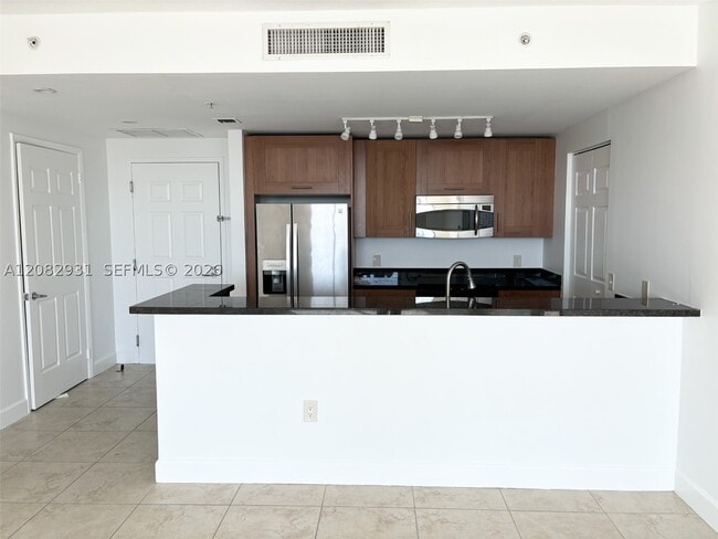 1300 Ponce de Leon Blvd Unit 605