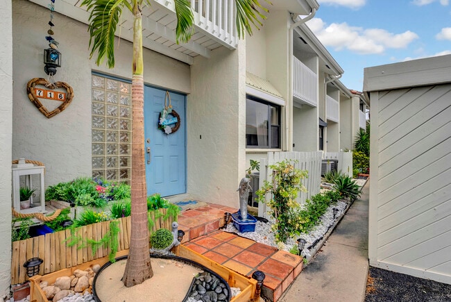 Photo - 716 NE 20th Ln