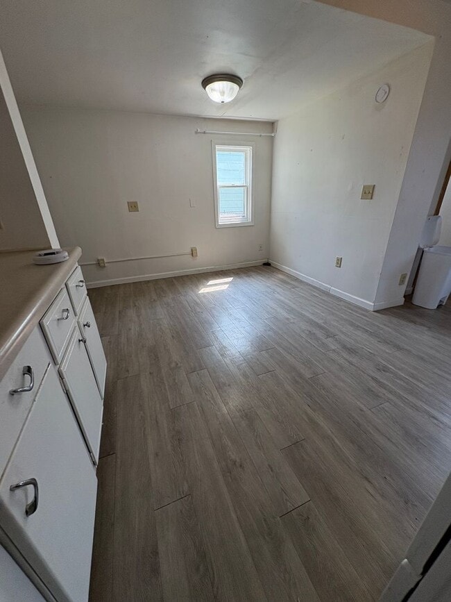 Building Photo - 608 9th St N Unit Apt 1