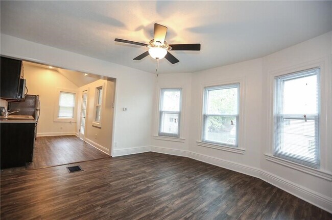 Photo - 258 Winton Rd