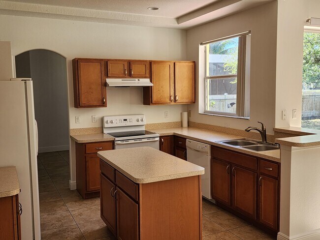 Photo - 2048 SW Driftwood St