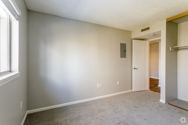 1BR, 1BA - Blue Spruce
