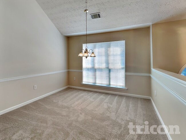 Photo - 50 Tufts Cir