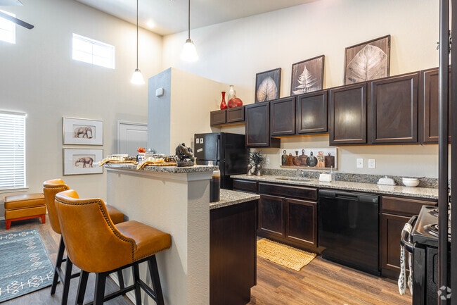1BR, 1BA - 707SF - Kitchen