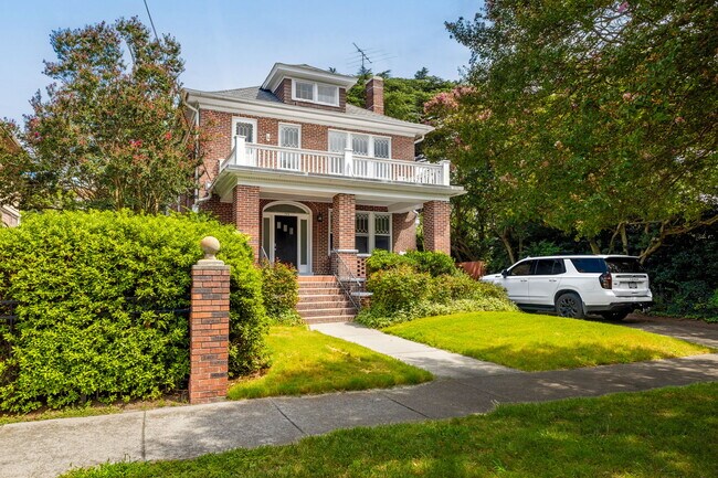 734 Shirley Ave