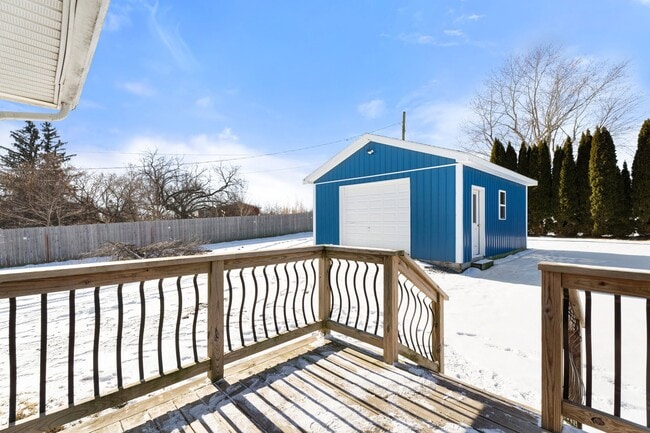 Photo - 200 Lansingville Rd