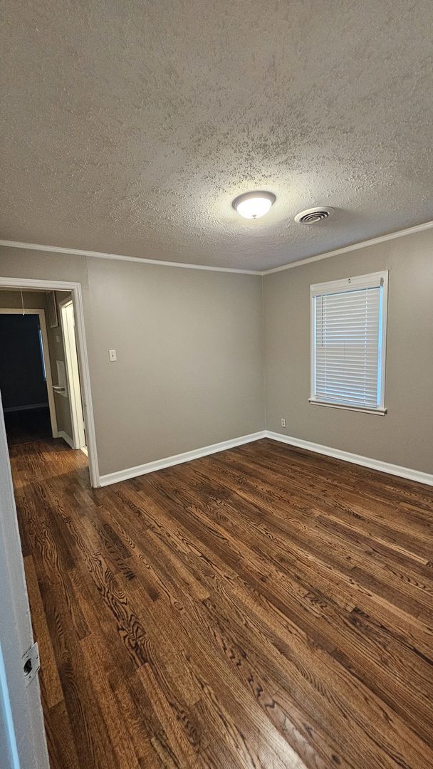 Photo - Adorable 3 bedroom, 1 bath home with a lar...