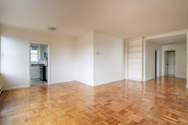 Photo - Crest Royal Apartments