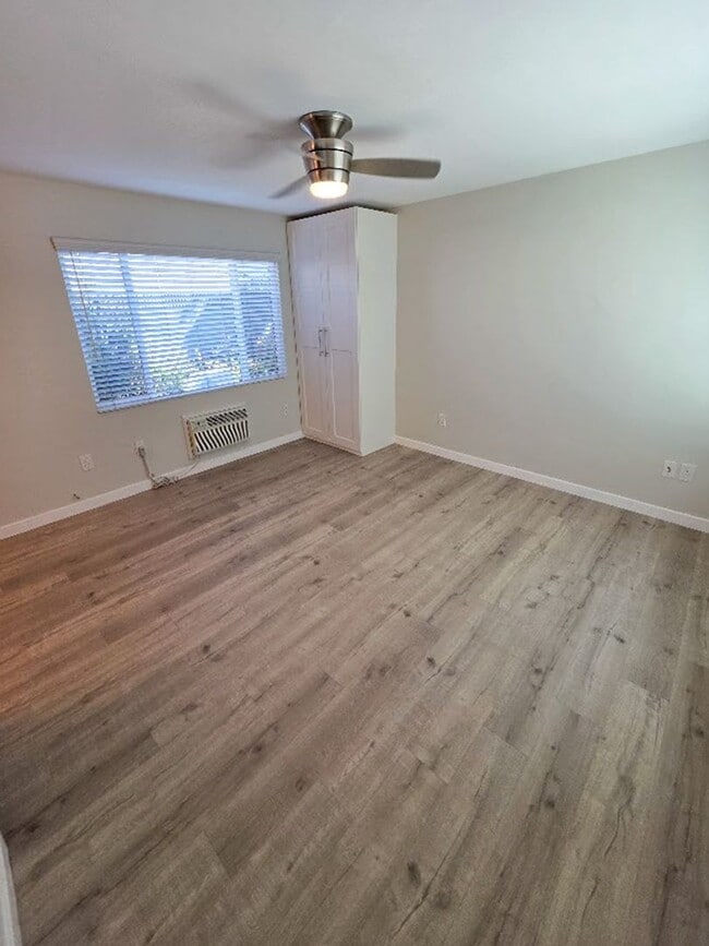 Photo - 613 S Prairie Avenue