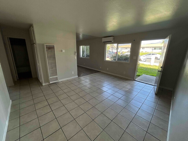 Photo - 944 E Deodar St Unit 944