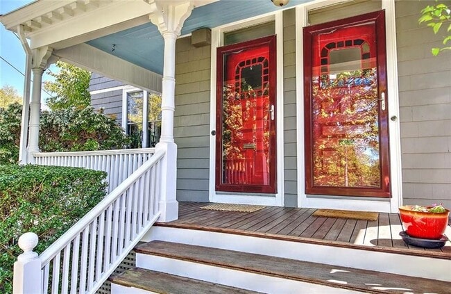 Photo - 240 Brown St
