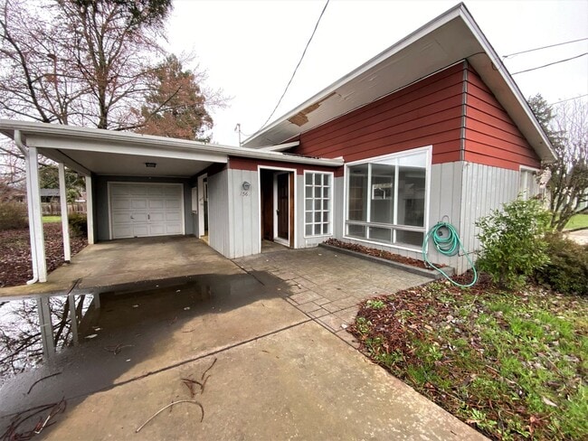 Photo - ~3 Bedroom Hucrest Home~