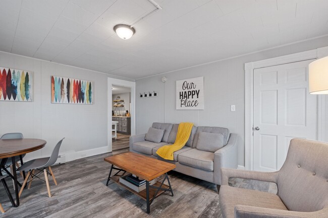 Building Photo - 526 Hevey St Unit 3 Rental