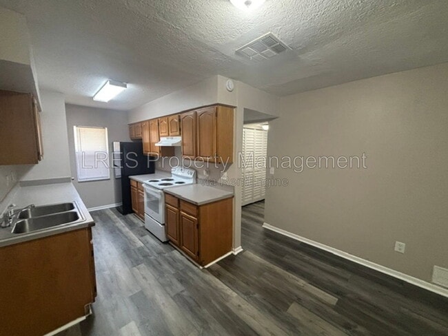 1605 Terrace Dr