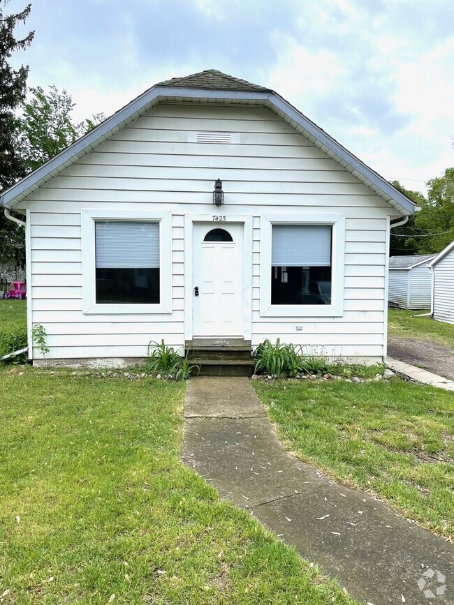Building Photo - 7425 Cedar Dr Rental